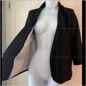 Black 3/4 sleeve lightweight blazer. Women’s Size Medium